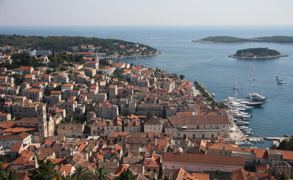 Large hvar zentrum