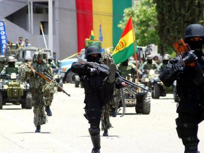 Medium desfile militar en la paz bolivia