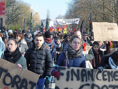 Medium 1024px manif d fense des retraites jeudi 5 d cembre 2019 besan on toufik de planoise